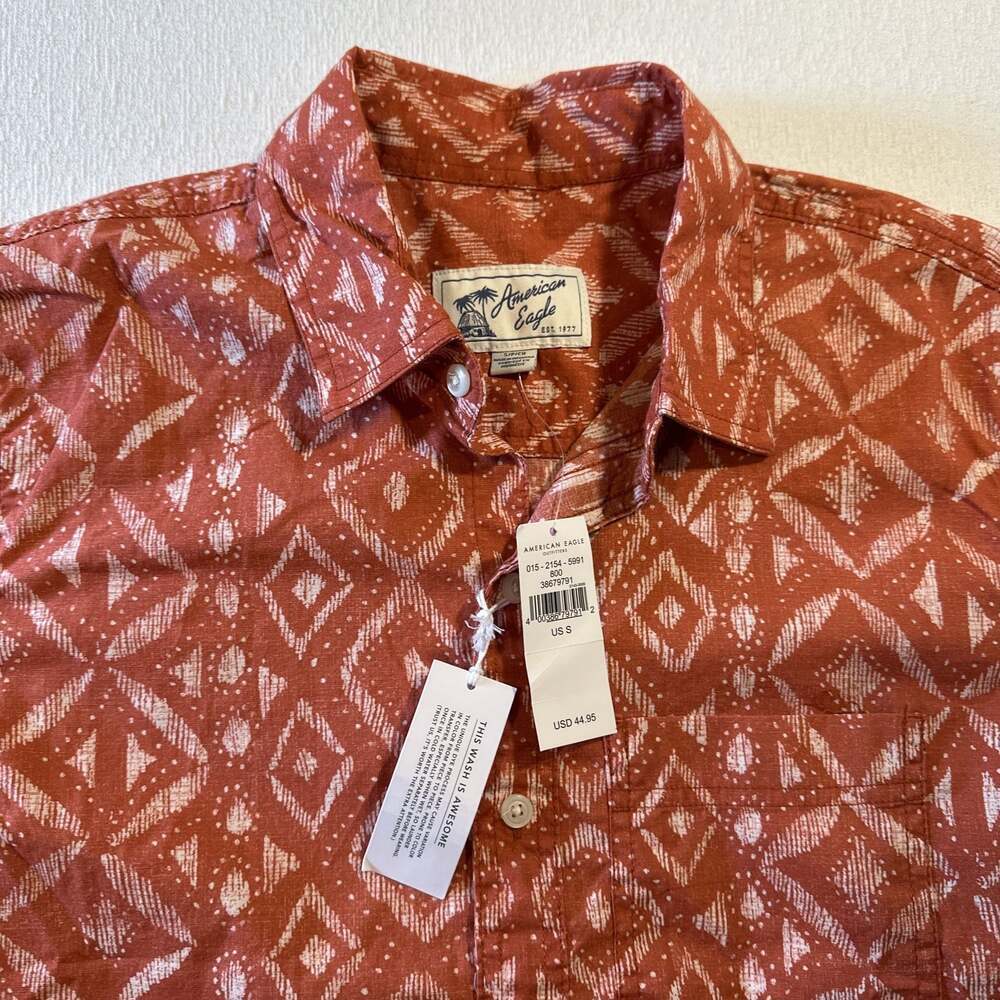 American Eagle Mens Small Tribal Print Hawaiian Shirt in vintage orange